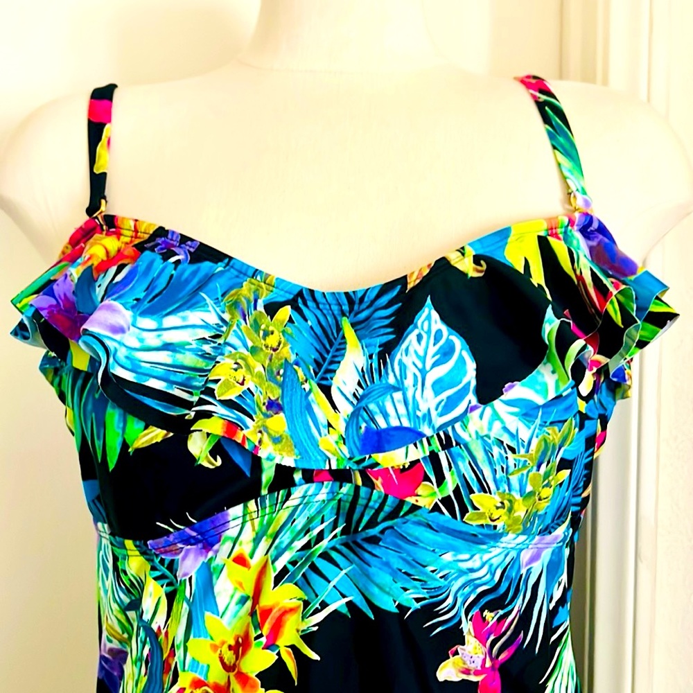 Island Escape~ Vibrant Tankini - Picture 3 of 14